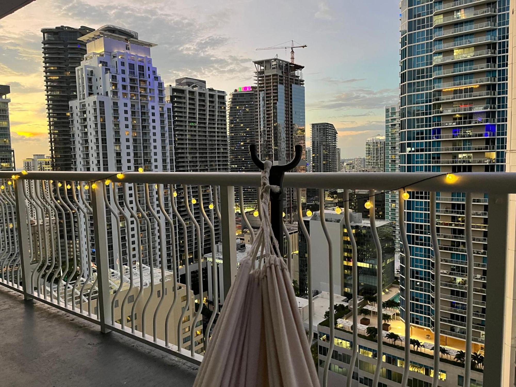City & Sea View+Free Parking Modern Condo Miami Exterior photo